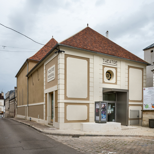 Façades antérieure et latérale gauche.