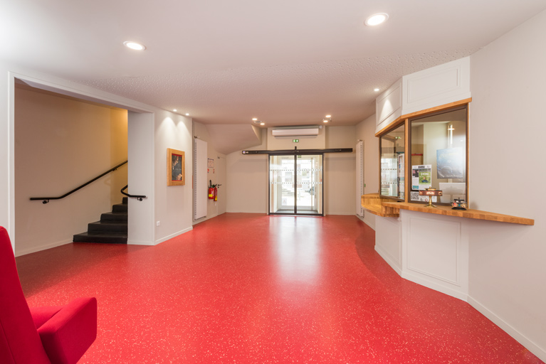Le vestibule, vers l'entrée.