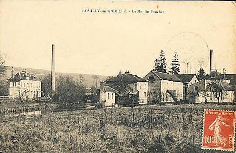 Le Moulin Pouchet.- Carte postale, vers 1910. (Collection particulière).