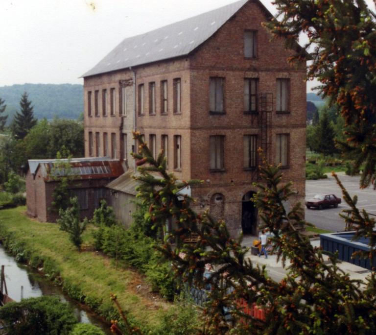 Vue de l'atelier de fabrication (détruit), vers 1980, depuis l'est.