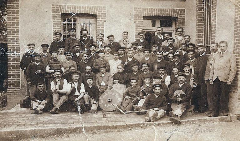 Les ouvriers de la taillanderie Soubeyran, vers 1905 (Collection particulière).