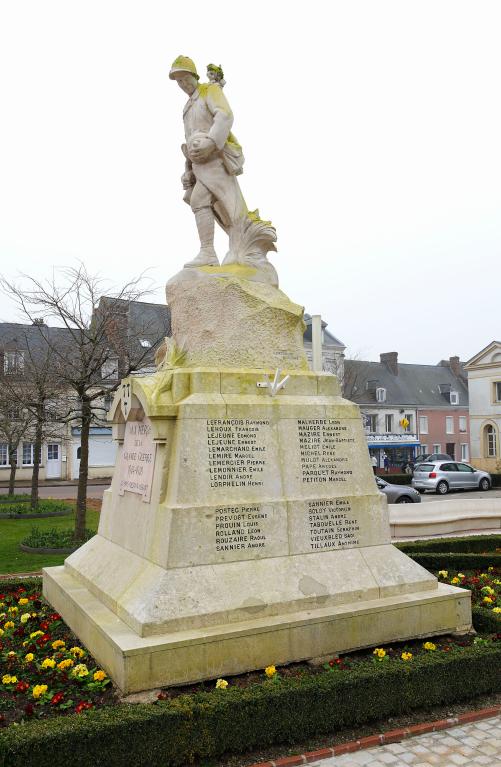 Vue d'ensemble du monument, face latérale droite.