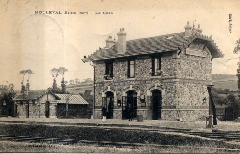 La gare.- Carte postale, éd. Cavé, photogr. F. Larigauderie, vers 1910 (Collection particulière).