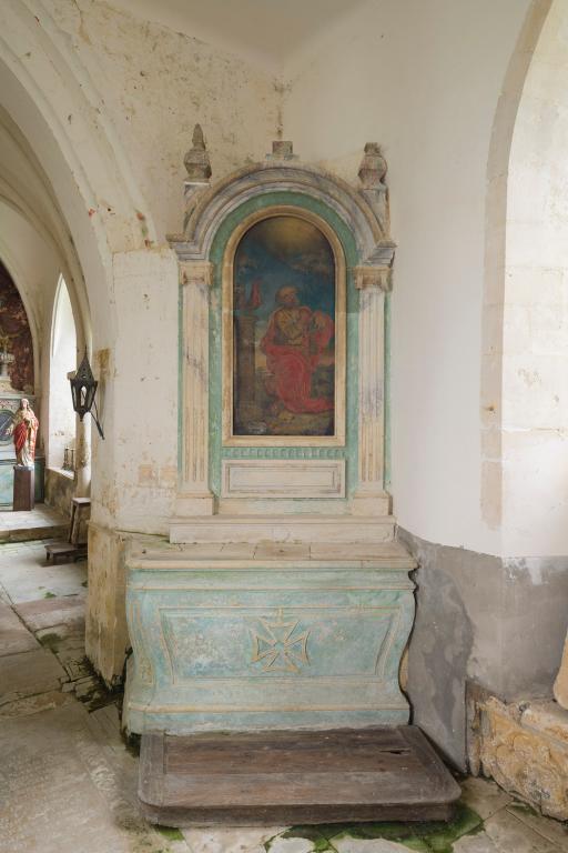 Vue d'ensemble de l'autel secondaire sud. 