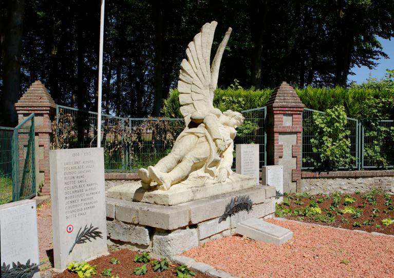 Vue d'ensemble du monument, face principale, 3/4 gauche.