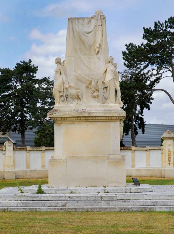 Monument, face sud.