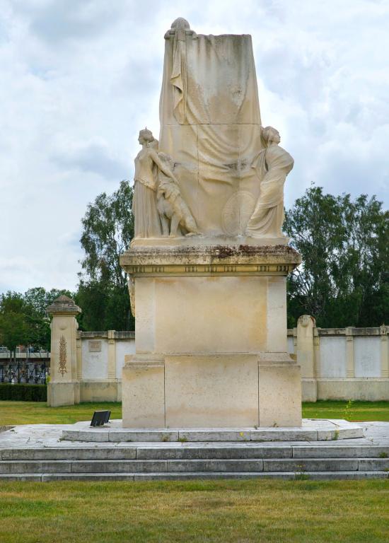 Monument, face nord.