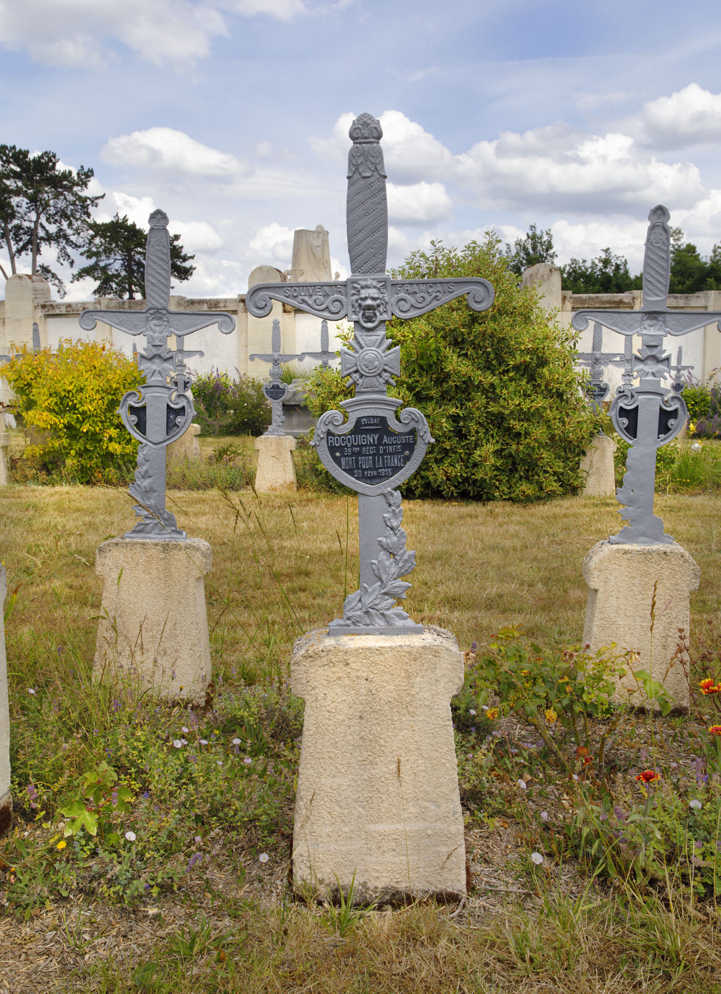 Tombe d'Auguste Rocquigny, vue d'ensemble.