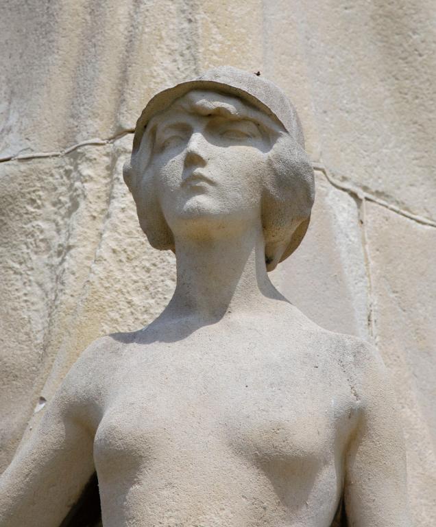 Buste de l'Italie, détail.