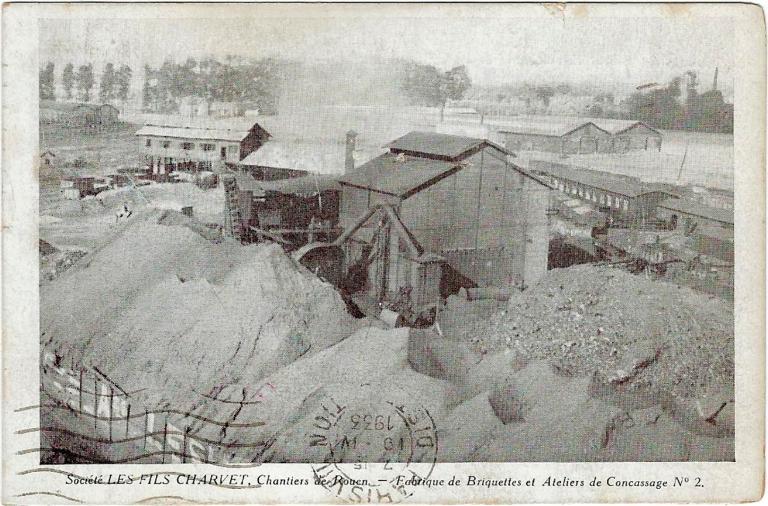 Société Les fils Charvet, chantiers de Rouen, fabrique de briquettes et ateliers de concassage.- Photographie, extraite de Cent ans de vente de charbon Les fils Charvet, 1932.(Coll. part.).
