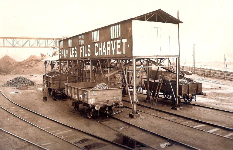 Atelier de triage, vers 1930 (Coll. part.).