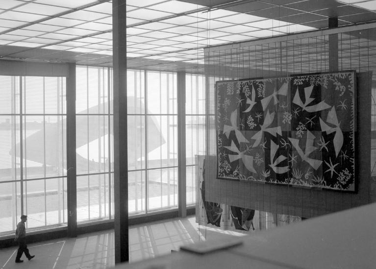 Hall pour l'exposition inaugurale.- Photographie, par Pierre Joly, 1961 (Centre Pompidou. Bibliothèque Kandinsky. Fons Joly-Cardot).
