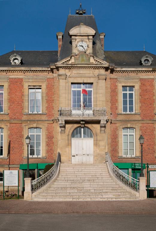 Détail des travées centrales et du perron.