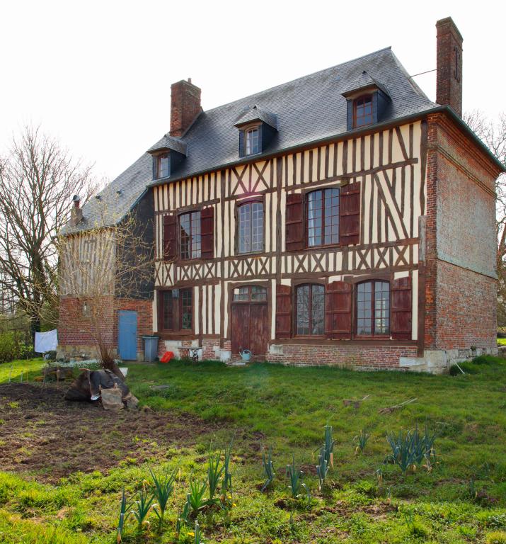 Logis, façade postérieure, vue depuis le sud ouest.