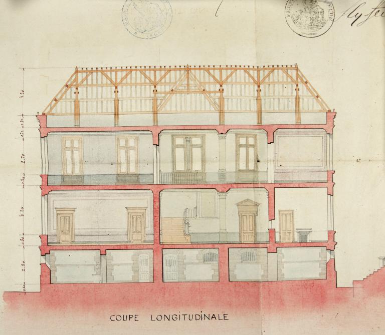 Projet d'hôtel de ville, coupe longitudinale.- Plan, coupe, élévation, par F. Dauphiné architecte, encre et aquarelle sur carton, 23 juin 1879. (AD Eure, 5O6 / 608).