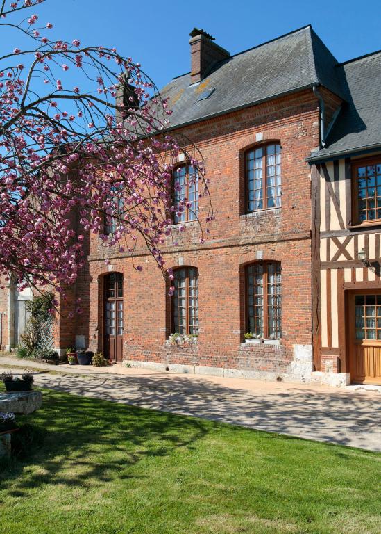 Partie du logis en brique. 