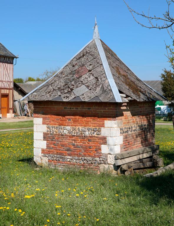 Guérite ou bûcher. 