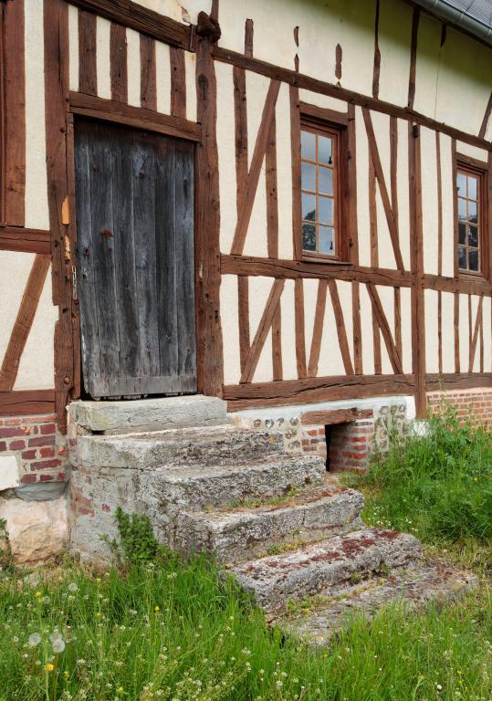 Façade principale, détail de l'escalier. 
