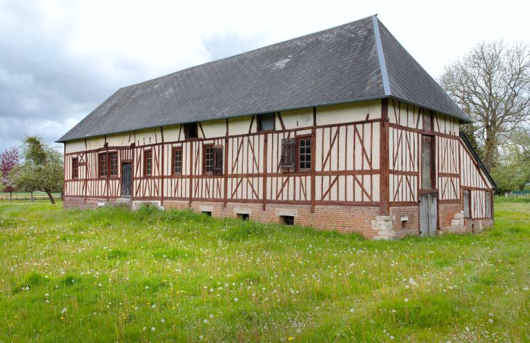 Angle nord-est. 