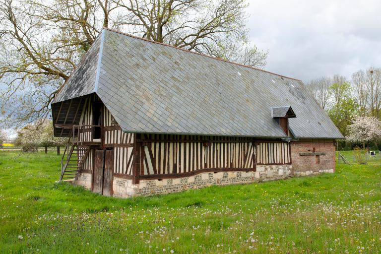 Angle nord-est. 