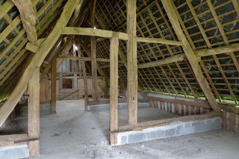 Intérieur, vue de la charpente. 
