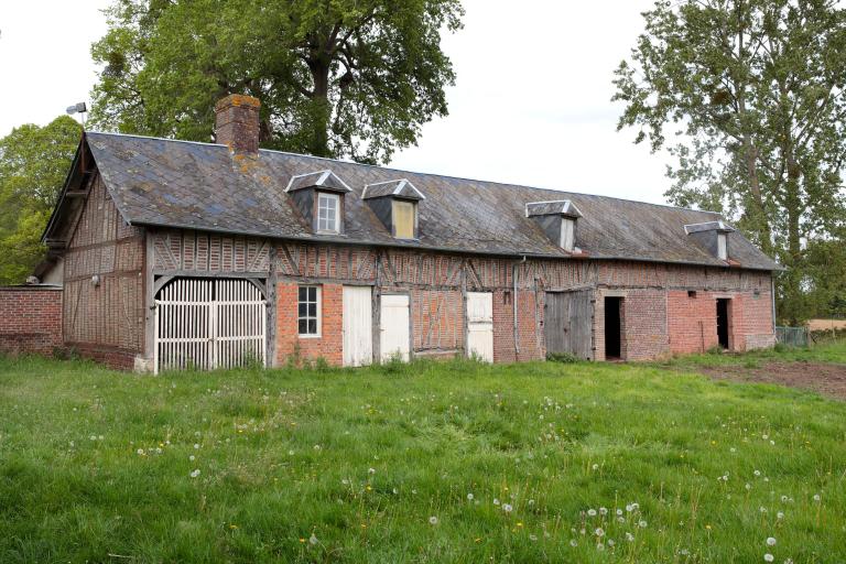 Ecurie puis garage, angle nord-ouest. 