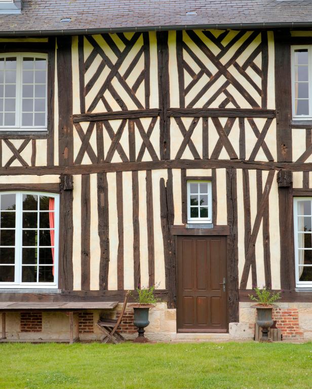 Manoir, détail de l'élévation en pans de bois. 