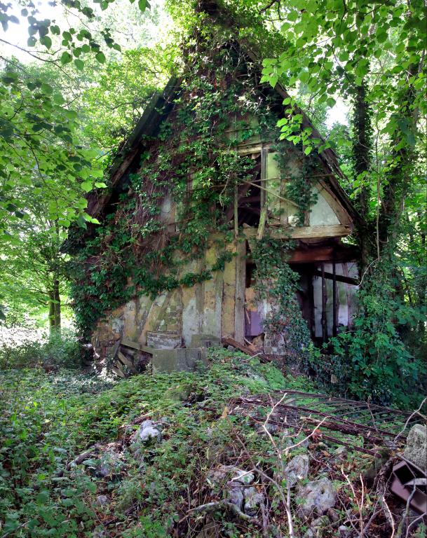 Grange, vestiges du pignon nord. 