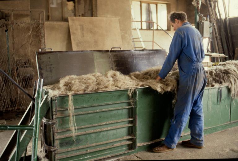 Pressage pour le conditinnement de la filasse en balles de 100 kg (PNRBSN).