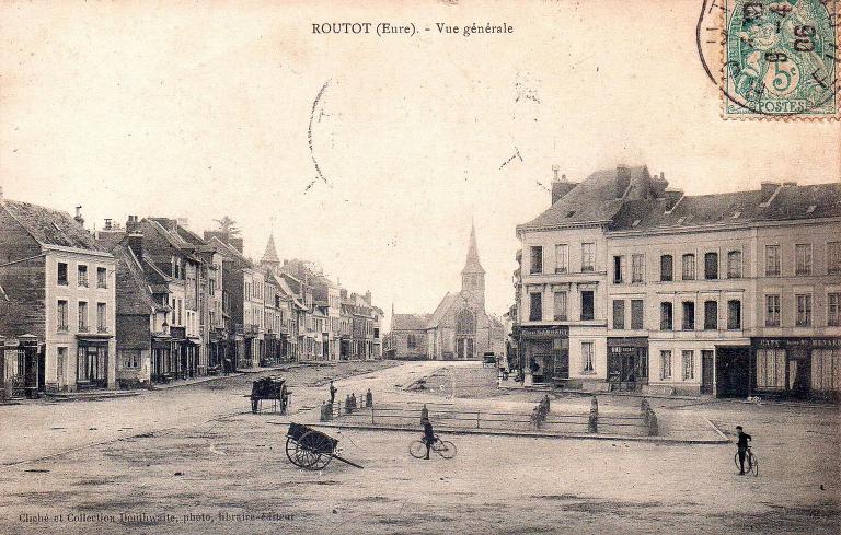 ROUTOT (Eure) Vue générale [vue depuis l'ouest, l'emplacement du marché aux veaux].- Carte postale, [vers 1900], cliché et collection Douthwaite, photo, libraire-éditeur. (Collection particulière).