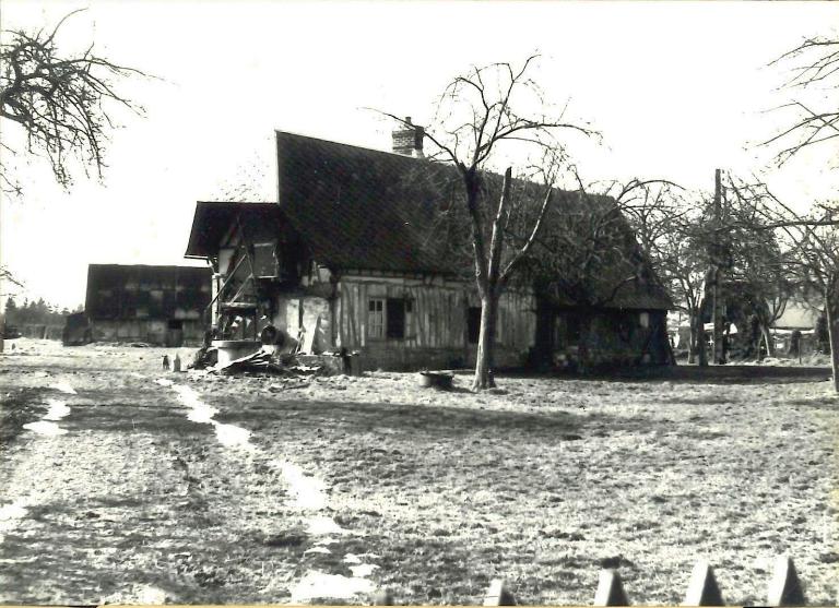 Maison (ZM, détruite).- Photographie du Parc de Brotonne, 1971. 