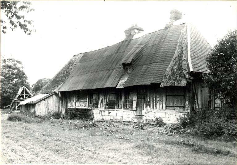 Logis, façade arrière.- Photographie ancienne, Parc de Brotonne, 1971. 