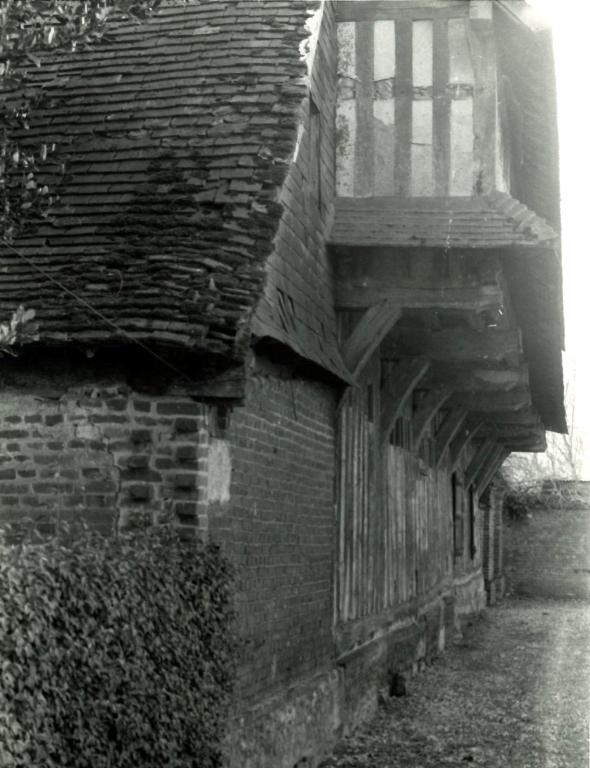 Façade arrière, détail du auvent.- Photographie ancienne, Parc de Brotonne, 1971. 
