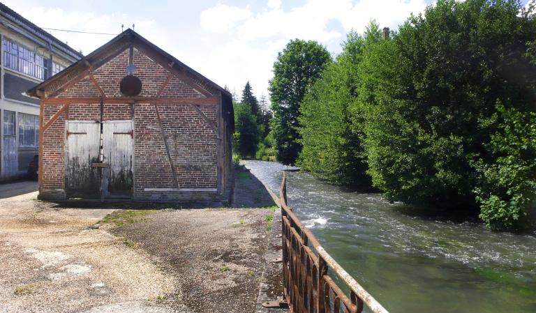 Bief et ancien magasin des pièces acier.