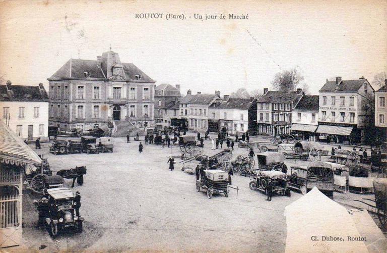ROUTOT (Eure). - Un Jour de Marché- Carte postale, [vers 1920], cliché Dubosc, Routot. (Collection particulière).