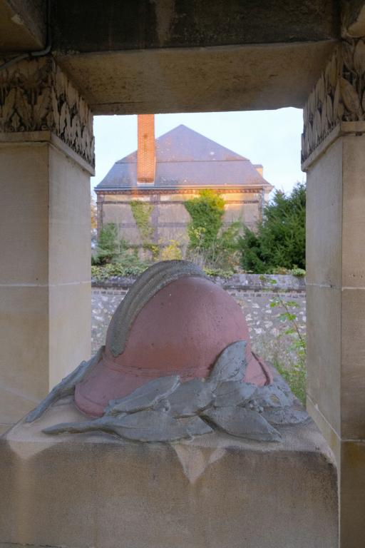 Détail du casque, vue depuis l'est.