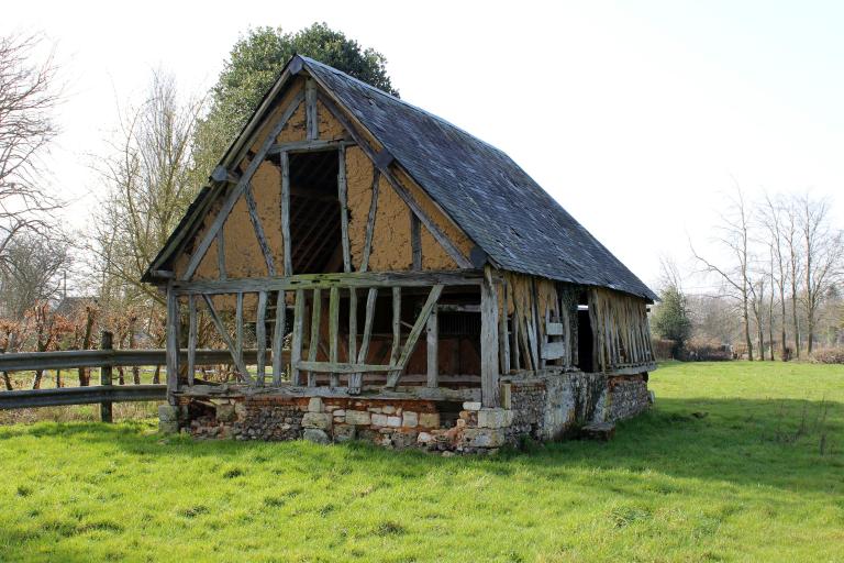 Grange.- Route de Bouquetot. 