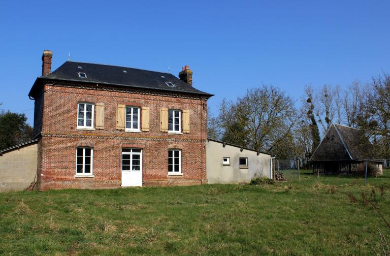 Maison de ferme, façade sud.- Route de Bouquetot. 