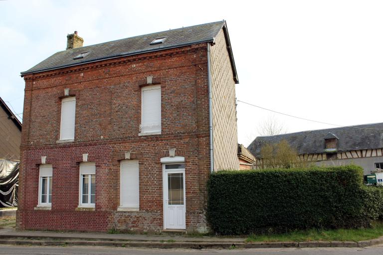 Maison en brique.- 2, route de Routot.  