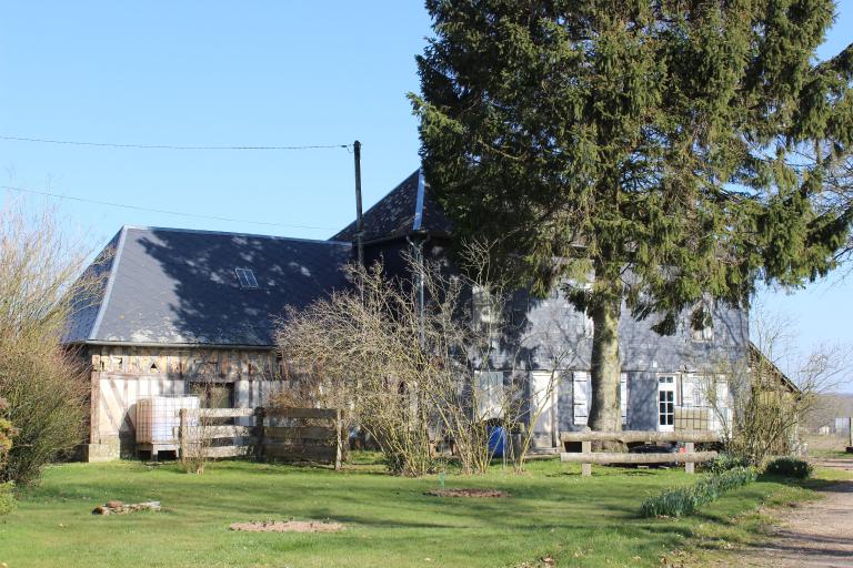 Ancienne maison de ferme, façade sud.- 8, rue du Bosc-Lambert. 