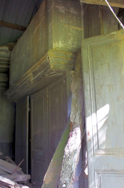 Logis, vue sur la cheminée. 