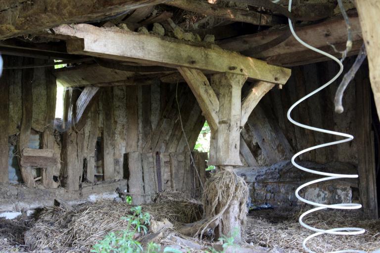 Ancien pressoir, vue intérieure. 