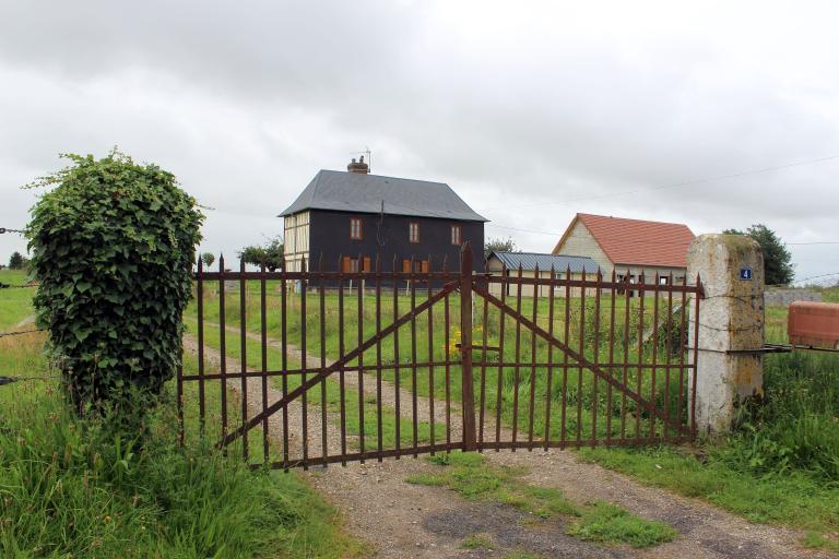 Ferme de la mare Billon, portail d'entrée.- Rue de la Bouillotte. 