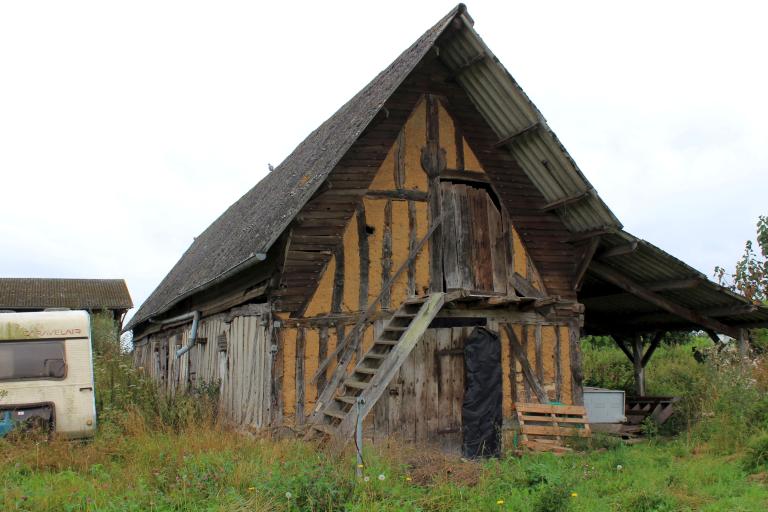 Ancien cellier, grange ou pressoir.- Rue de la Bouillotte. 