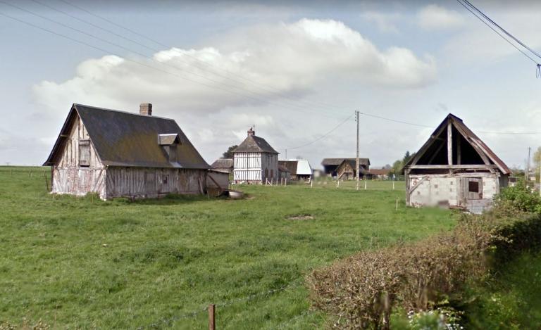 Corps de ferme, vue avant la destruction de 3 bâtiments (en 2021).- Rue de la Bouillotte. 