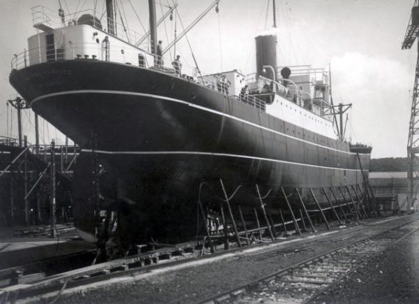 Construction du cargo Charles Lafite.- Photographie, 1924 (Coll. part.).