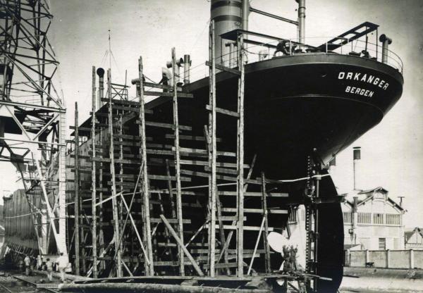 Construction du pétrolier Orkanger.- Photographie, 1928 (Coll. part.).
