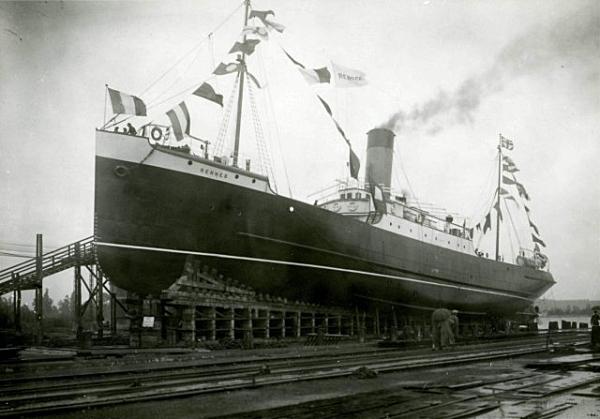 Construction du cargo Renne.- Photographie, 1925 (Coll. part.).