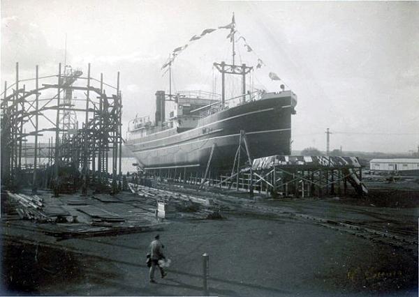 Construction du cargo Sauternes.- Photographie, 1922 (Coll. part.).