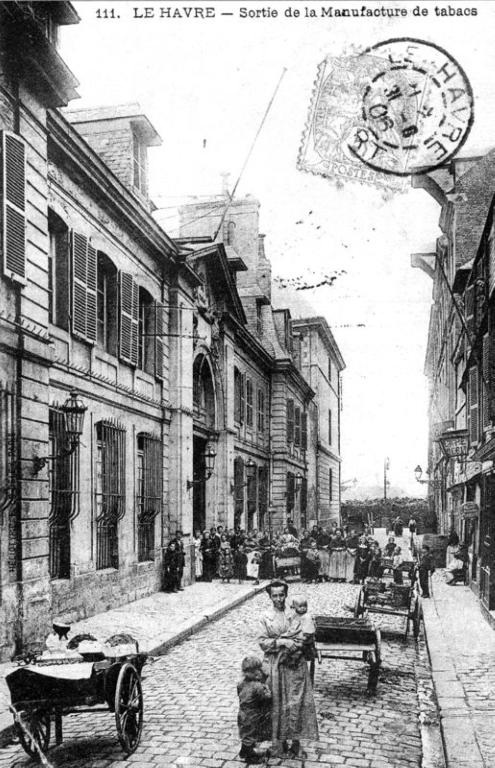 Sortie de la Manufacture de Tabacs.- Carte postale timbrée 1906 (Coll. part.).